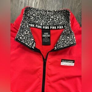 nwot - vs pink pullover